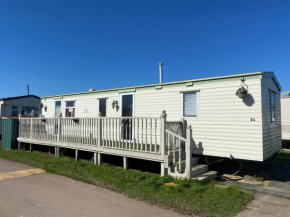 Seaview 84, pet friendly - close to Fantasy Island, beach and clubhouse - Meadow Lakes Caravan & Lodge Hire